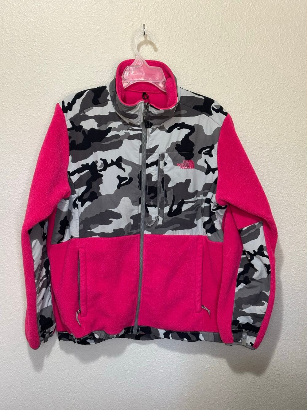 RARE! Women’s North Face Denali Camo Pink Zip Fleece Jacket Coat, size XL